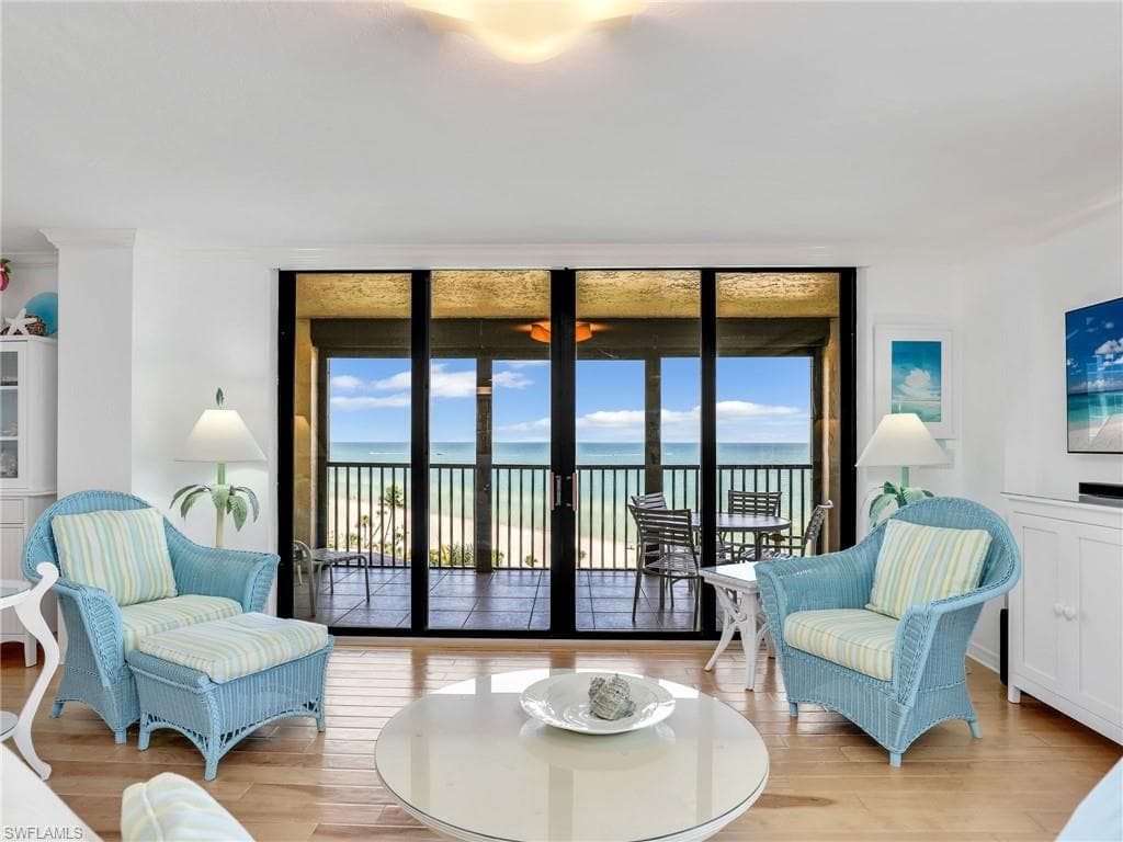 10851 Gulf Shore DR 605 NAPLES, FL 34108