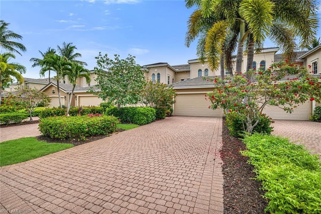 3141 Aviamar CIR 103 NAPLES, FL 34114