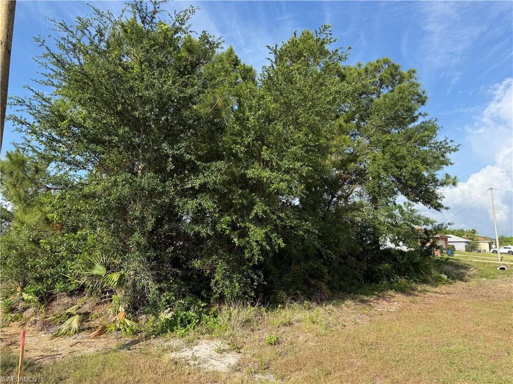 2607 26th ST SW LEHIGH ACRES, FL 33976