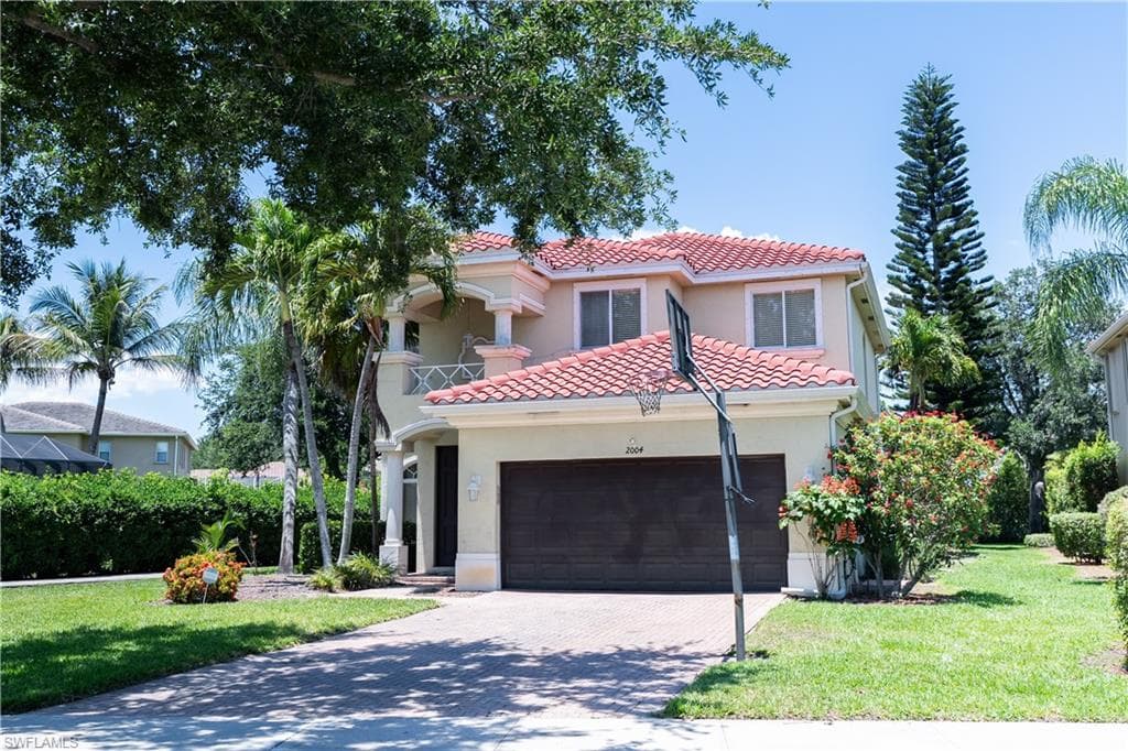 2004 Par DR NAPLES, FL 34120