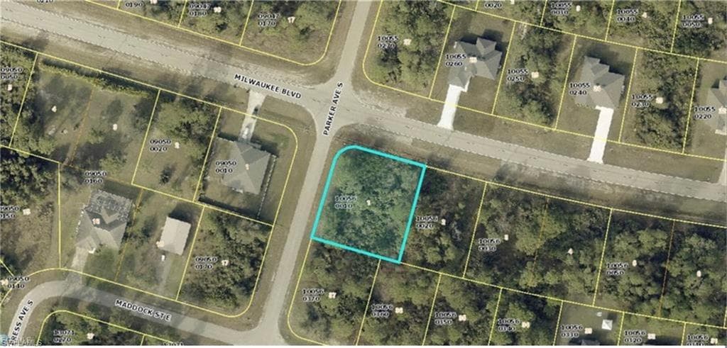 1016 Milwaukee BLVD LEHIGH ACRES, FL 33974