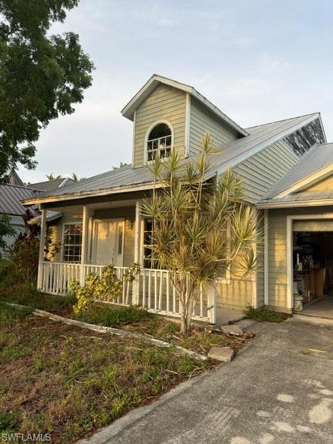 2121 SW 11th CT CAPE CORAL, FL 33991
