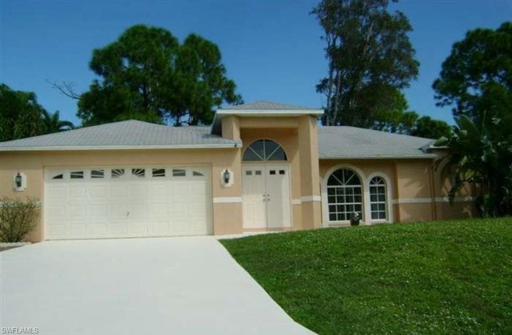 8149 Pennsylvania BLVD FORT MYERS, FL 33967