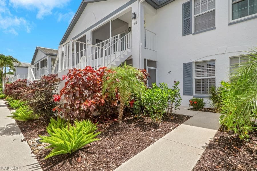 832 Tanbark DR 105 NAPLES, FL 34108