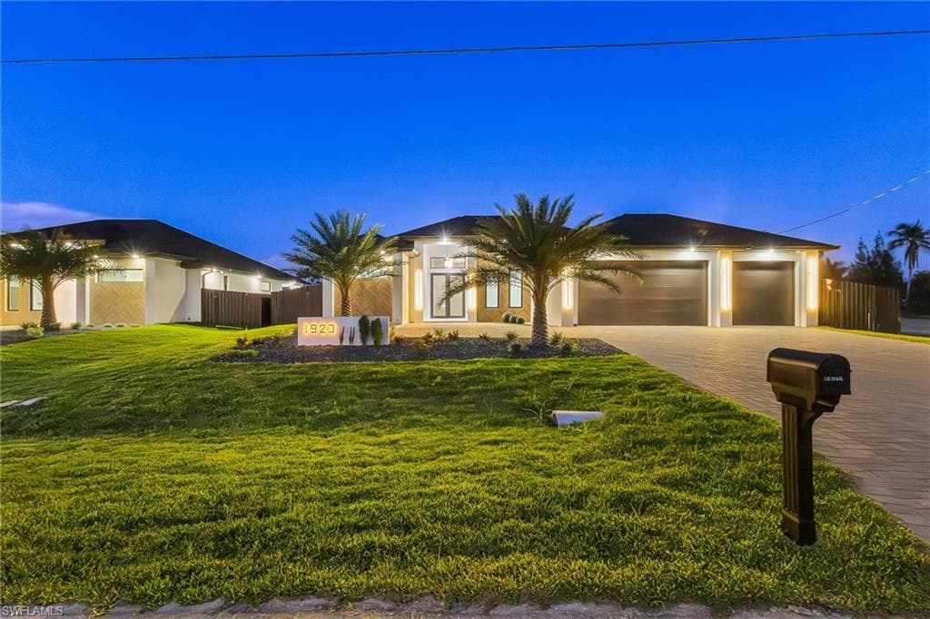 1923 SW 15th PL CAPE CORAL, FL 33991