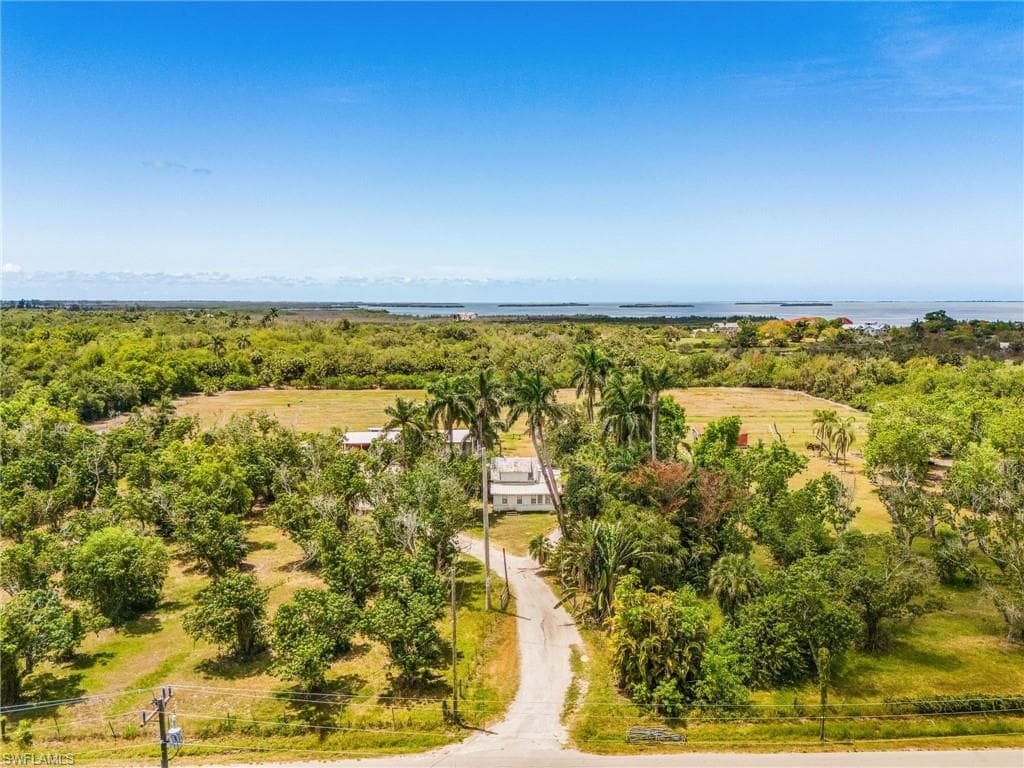 7535 Caloosa DR BOKEELIA, FL 33922