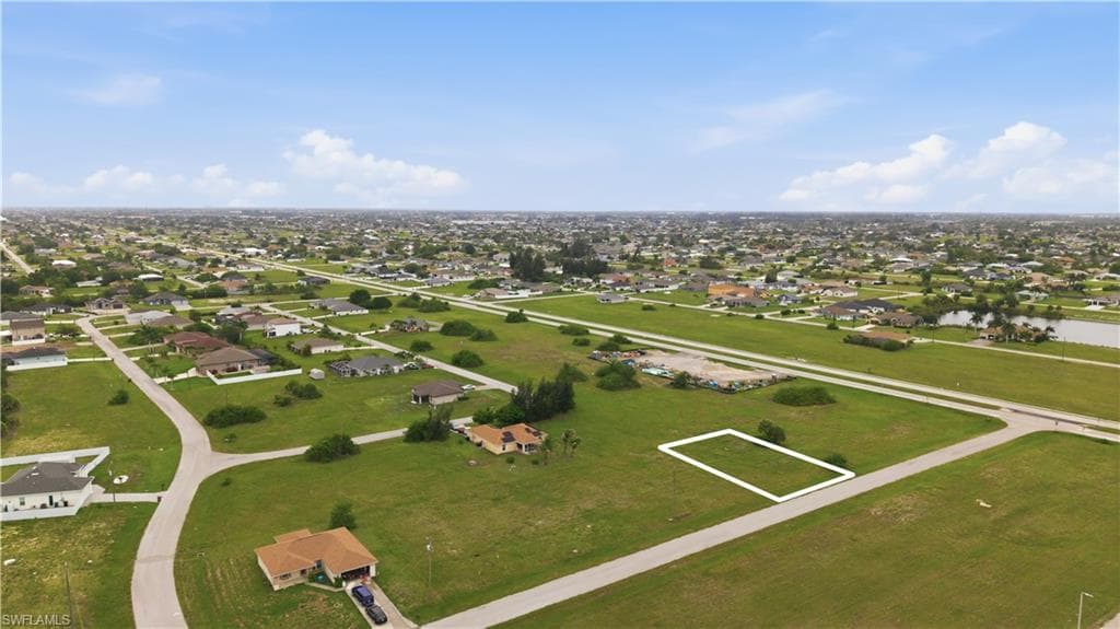 813 NW 31st PL CAPE CORAL, FL 33993