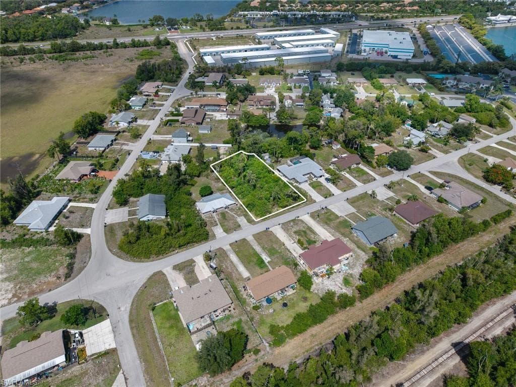 17424/426 CARNEGIE CIR CIR E FORT MYERS, FL 33967
