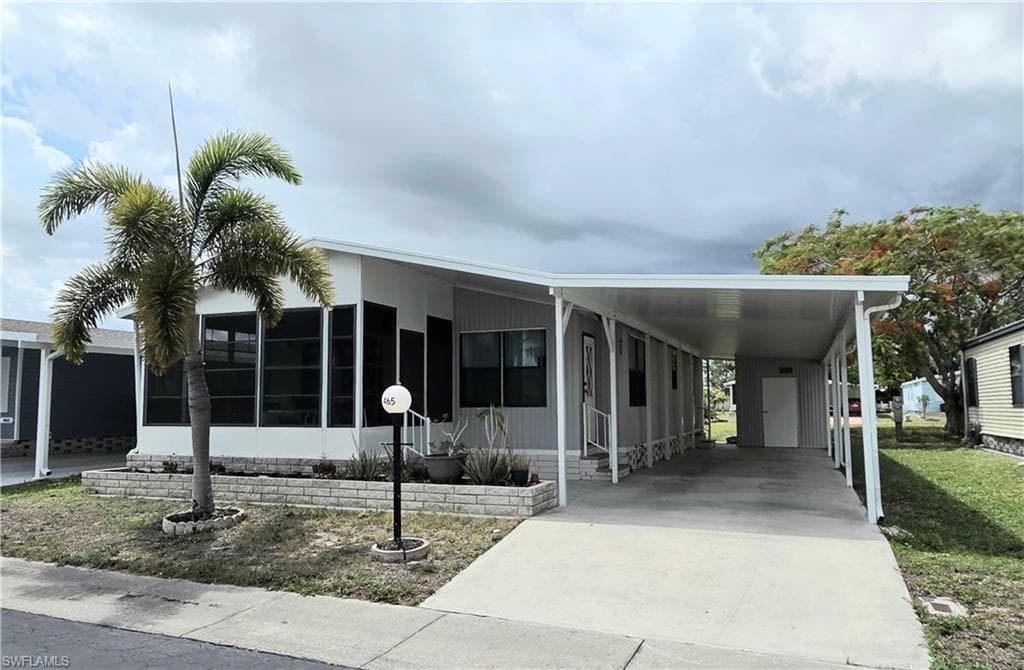 465 Dawn DR NORTH FORT MYERS, FL 33903