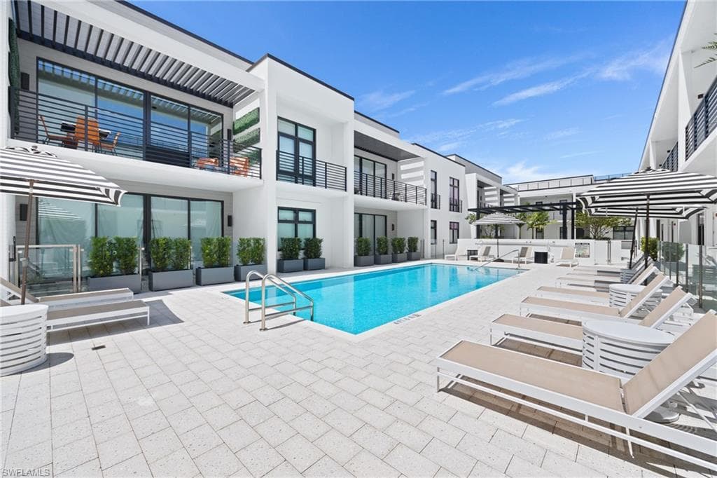 850 Central AVE 203 NAPLES, FL 34102