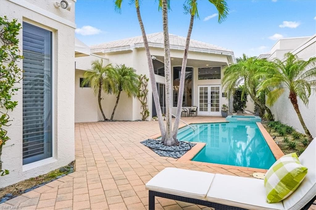 7897 Cocobay DR NAPLES, FL 34108