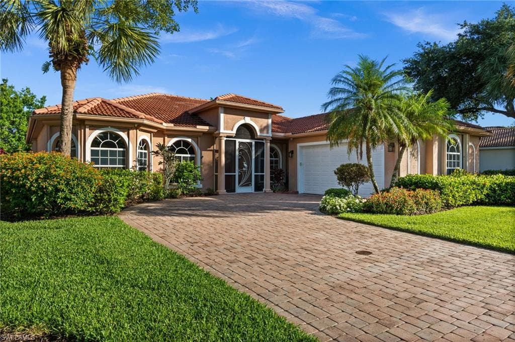 3972 Ruxton RD NAPLES, FL 34116