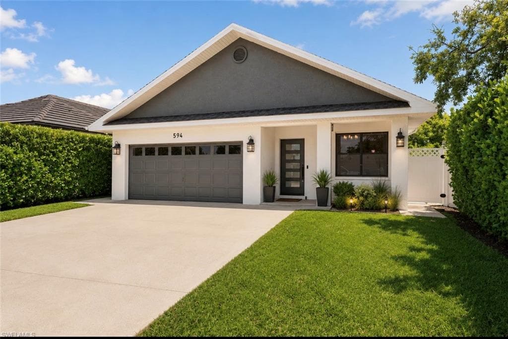 594 108th AVE N NAPLES, FL 34108