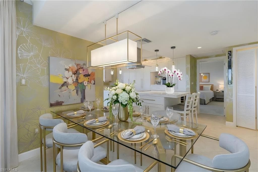 6001 Pelican Bay BLVD 204 NAPLES, FL 34108