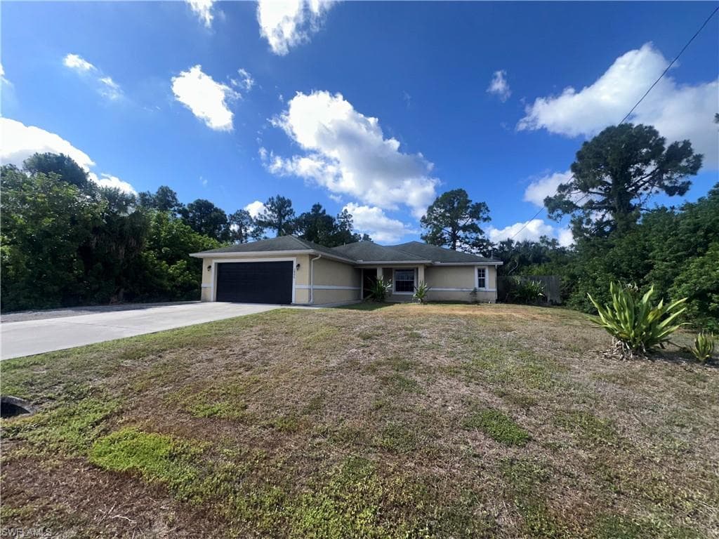 2905 20th ST W LEHIGH ACRES, FL 33971