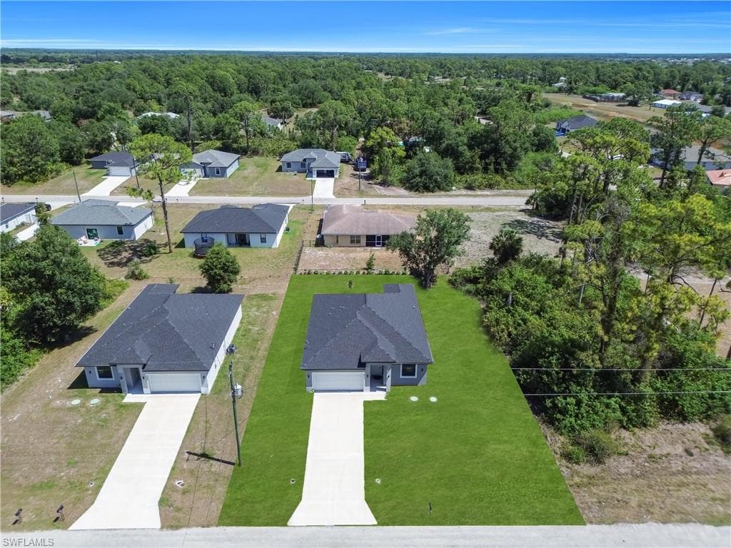 6210 Forest CT LABELLE, FL 33935