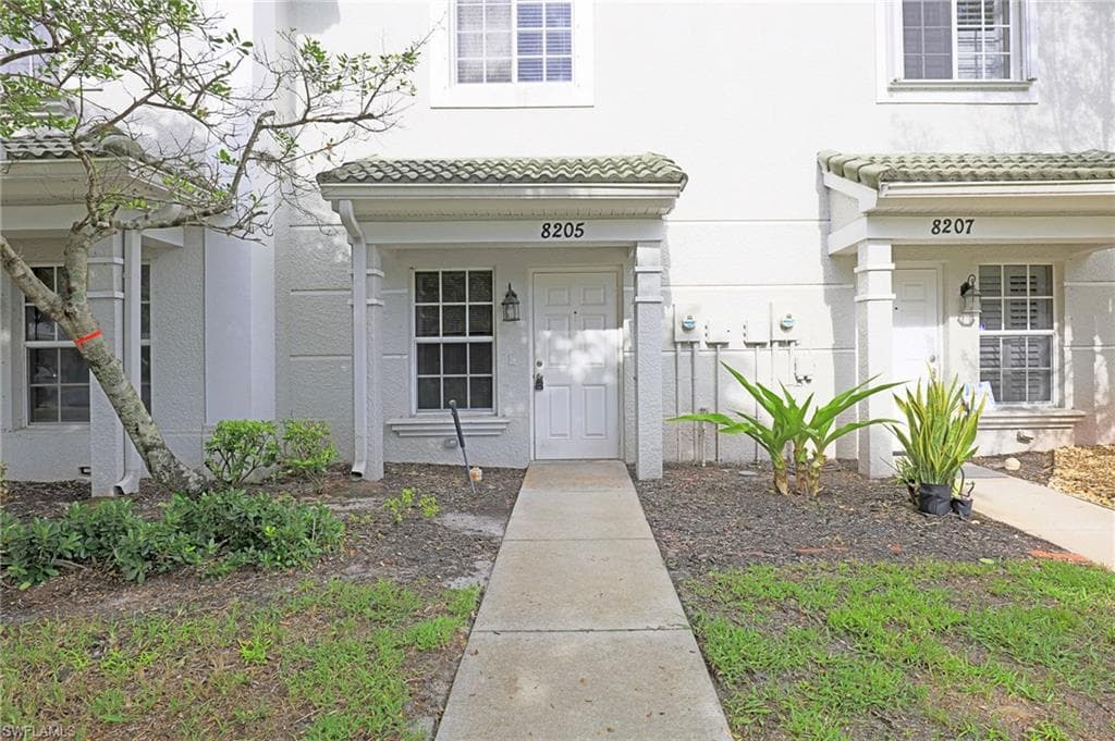 8205 Pacific Beach DR FORT MYERS, FL 33966