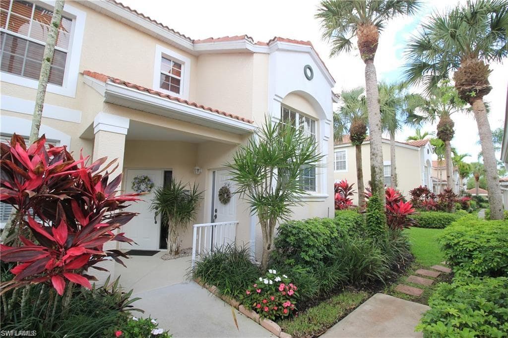 2920 Cypress Trace CIR 204 NAPLES, FL 34119