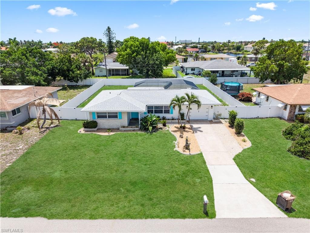 710 SE 42nd LN CAPE CORAL, FL 33904