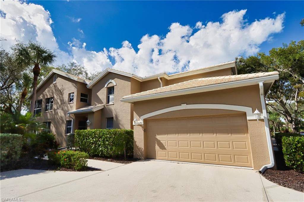 24821 Lakemont Cove LN 101 BONITA SPRINGS, FL 34134
