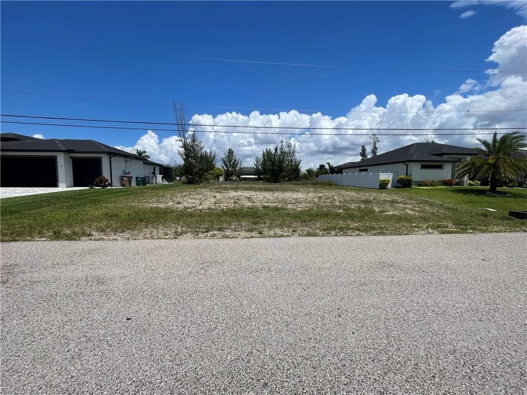 2111 SW 17th PL CAPE CORAL, FL 33991