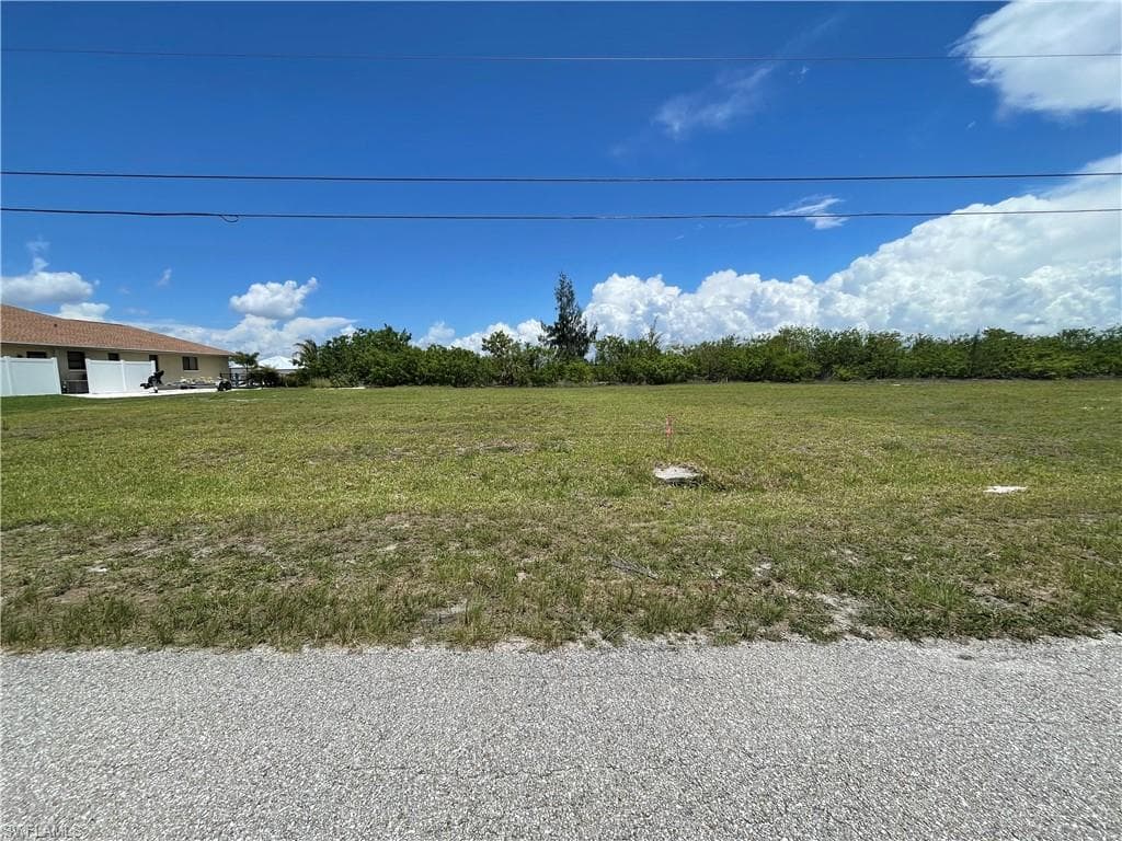 825 NW 33rd PL CAPE CORAL, FL 33993