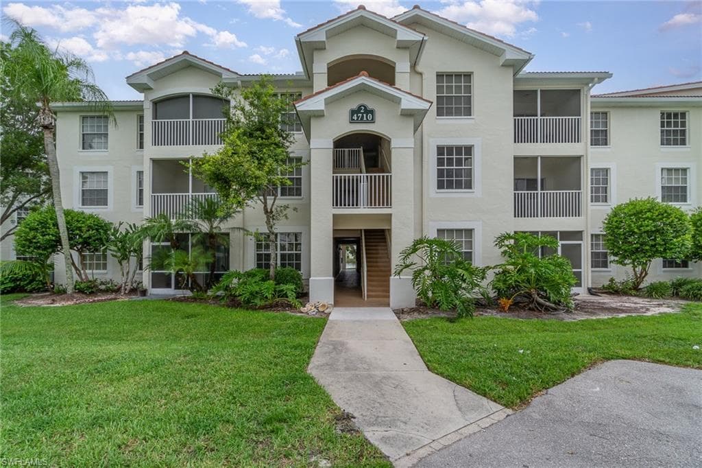 4710 Saint Croix LN 217 NAPLES, FL 34109
