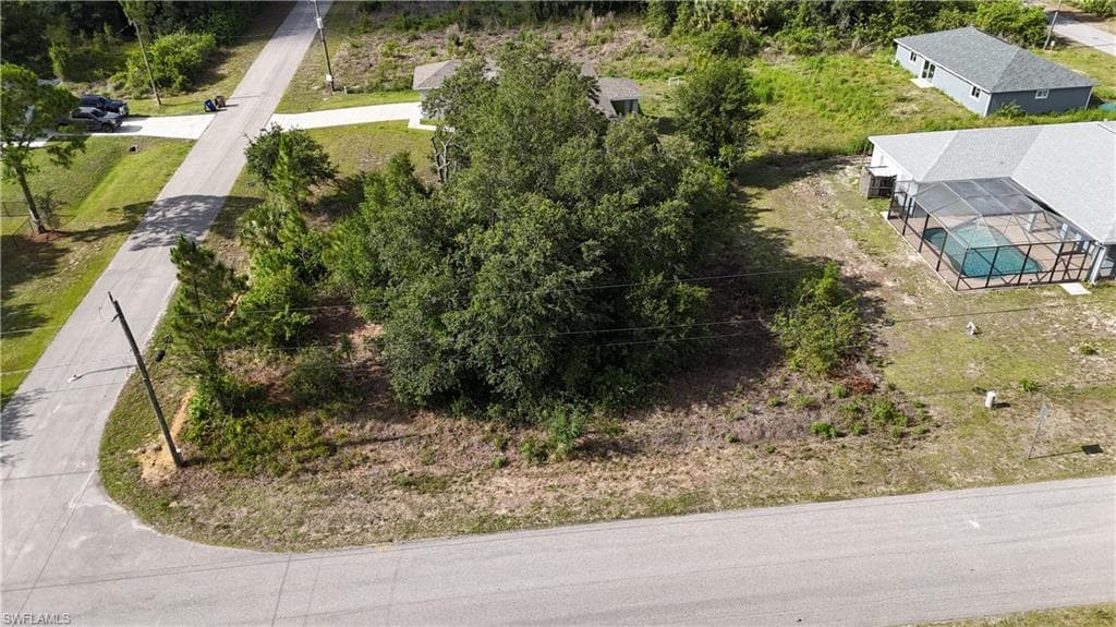 2025 Robert AVE ALVA, FL 33920