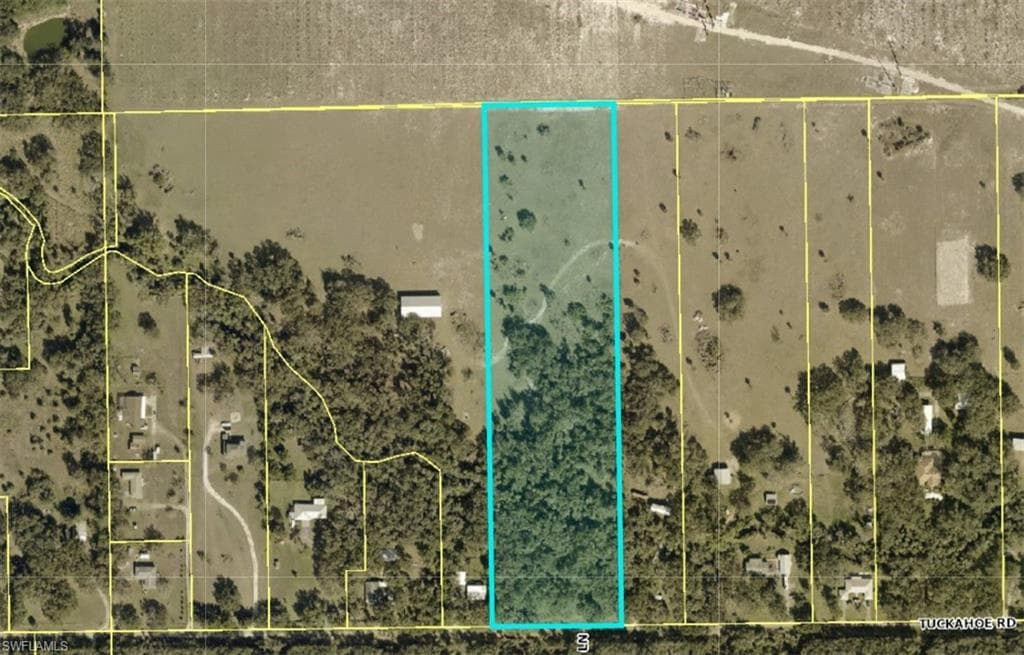 22721 Tuckahoe RD ALVA, FL 33920