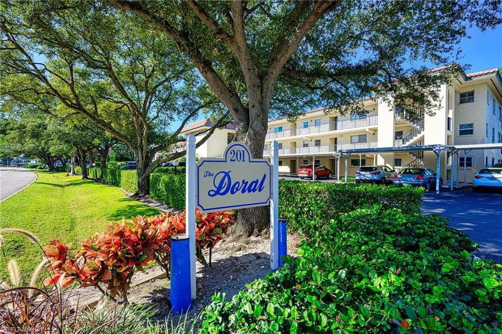 201 QUAIL FOREST BLVD 103 NAPLES, FL 34105