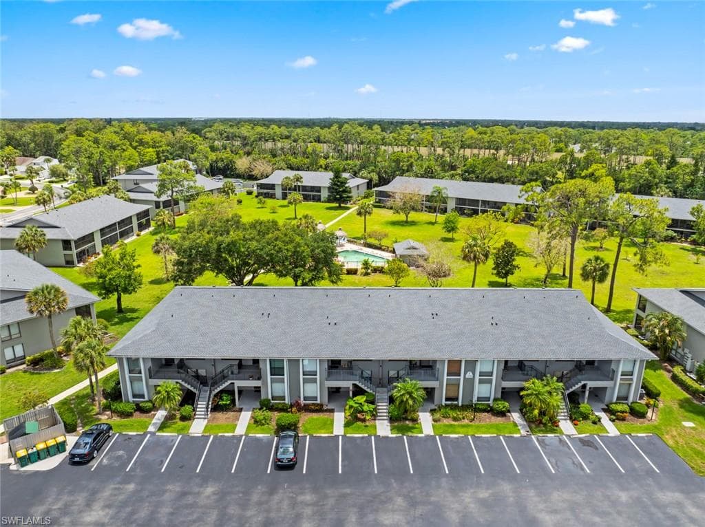 1208 Commonwealth CIR J 206 NAPLES, FL 34116