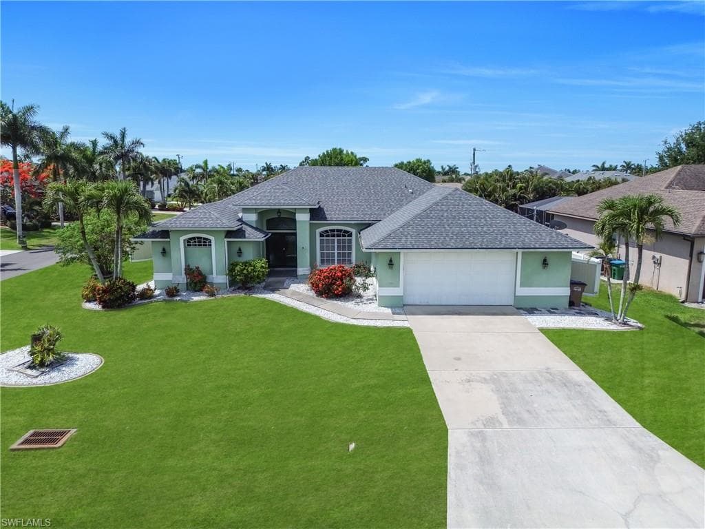 1722 SW 38th TER CAPE CORAL, FL 33914