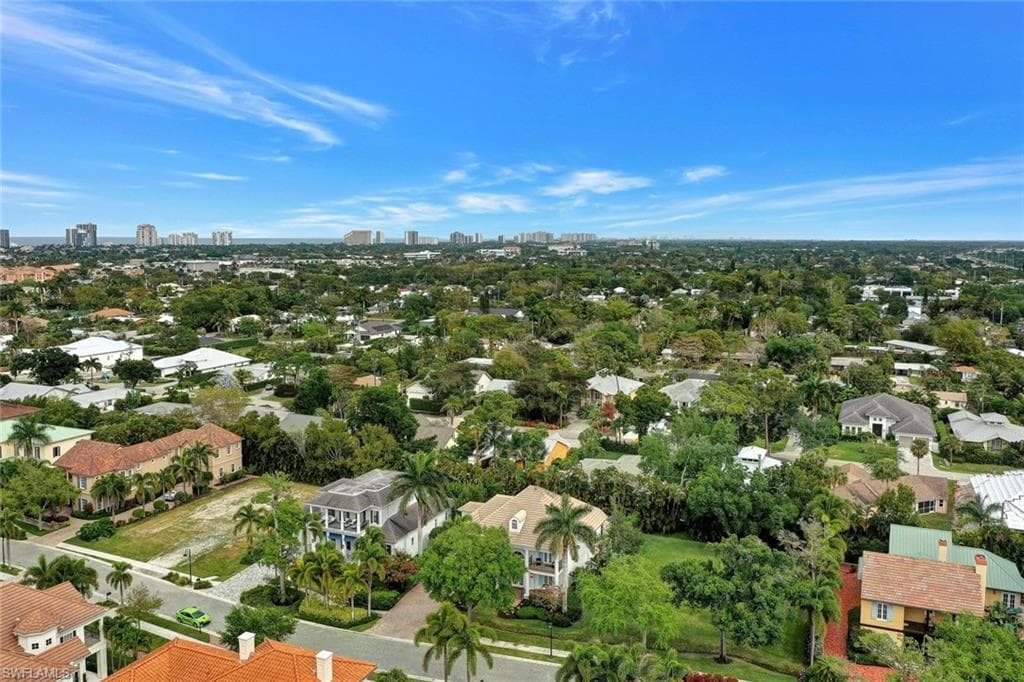 1427 Hemingway PL NAPLES, FL 34103