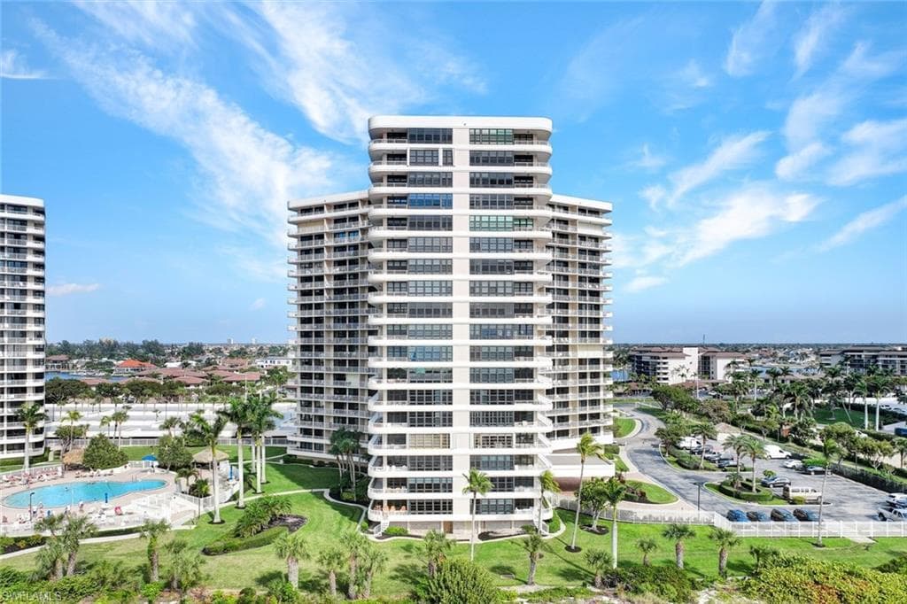380 Seaview CT 403 MARCO ISLAND, FL 34145
