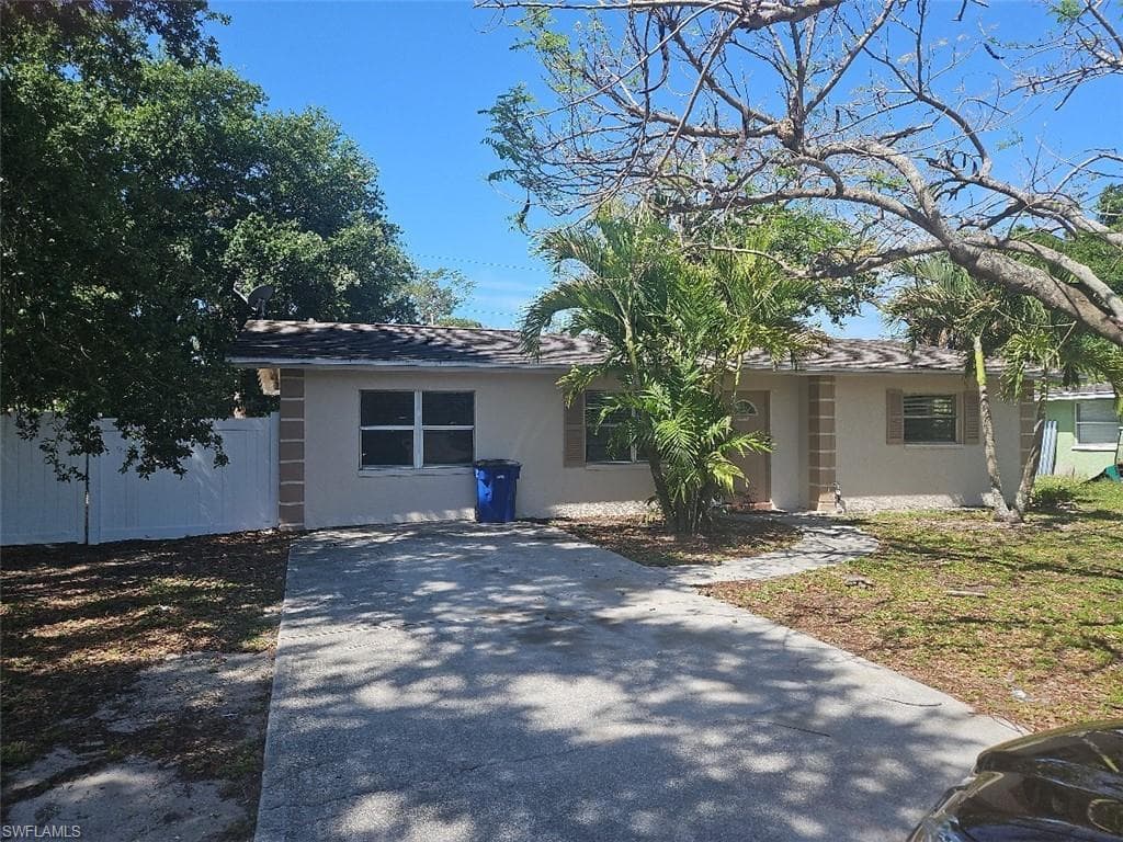 1199 Gramac DR NORTH FORT MYERS, FL 33917