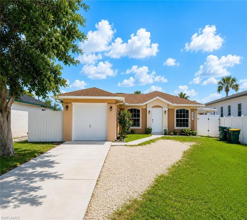 3586 Seagrape AVE NAPLES, FL 34104