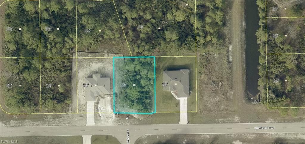 1053 Milwaukee BLVD LEHIGH ACRES, FL 33974