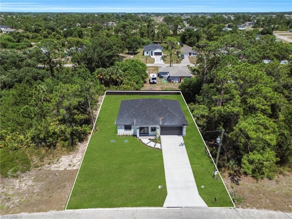 5035 Spinnaker RD LABELLE, FL 33935