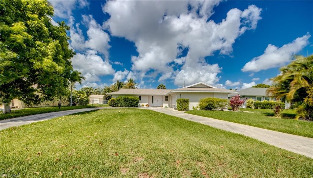 4424 SE 11th PL CAPE CORAL, FL 33904
