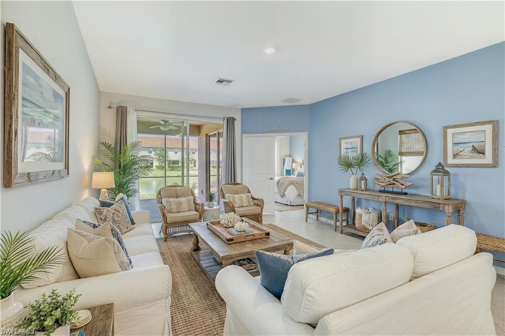 2567 Vine AVE NAPLES, FL 34120