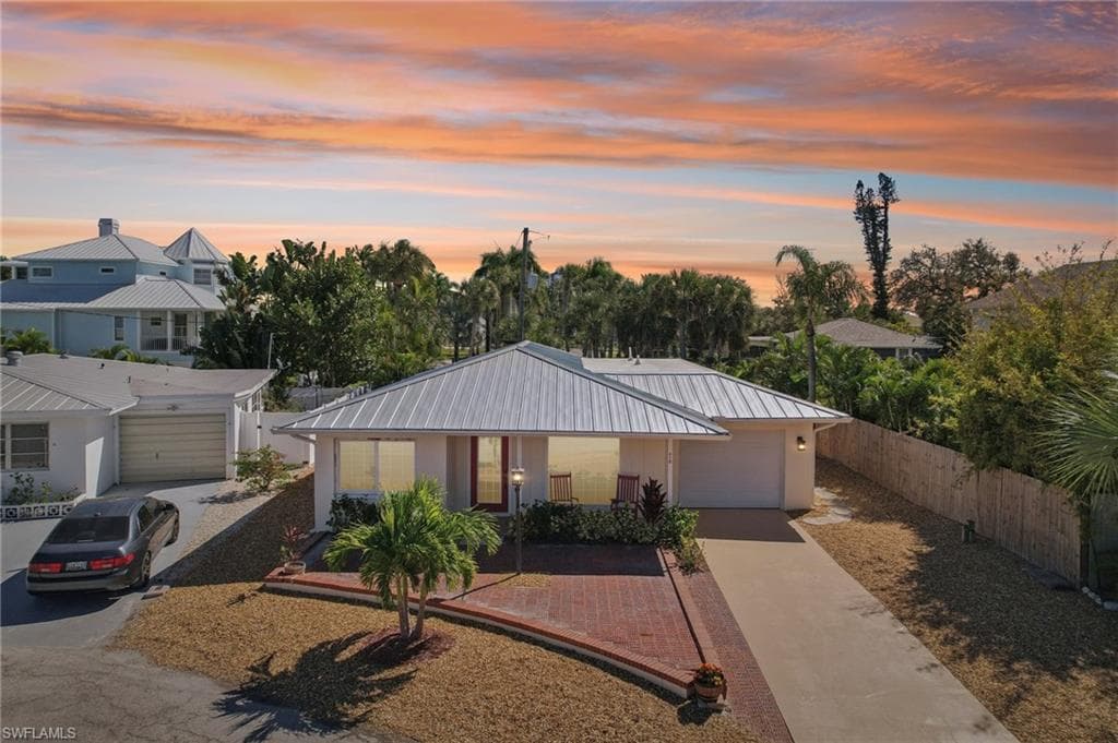 210 Hibiscus DR FORT MYERS BEACH, FL 33931