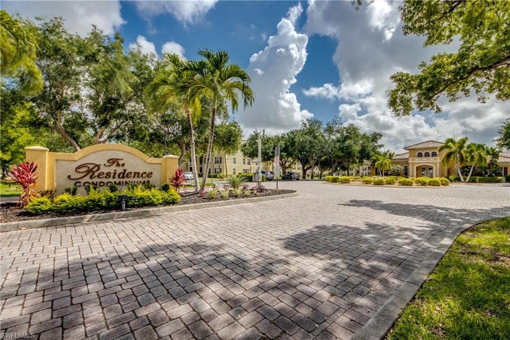 4149 Residence DR 809 FORT MYERS, FL 33901