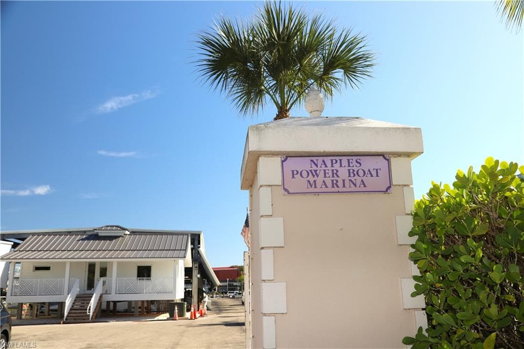 705 11th ST S NAPLES, FL 34102