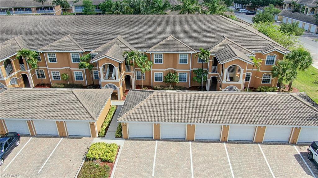 1076 Winding Pines CIR 206 CAPE CORAL, FL 33909