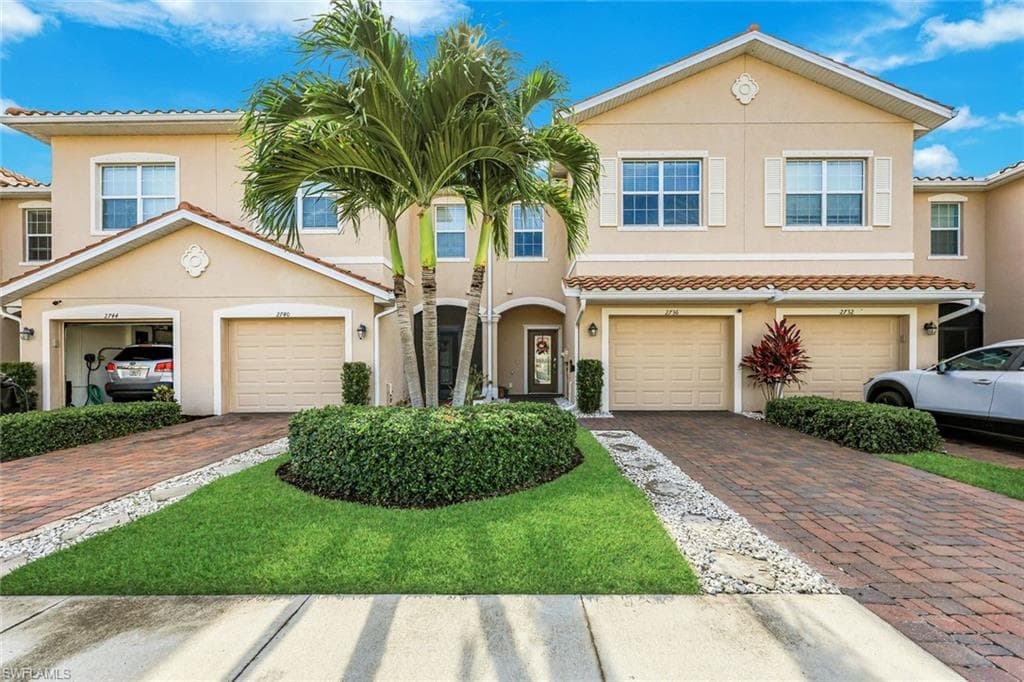 2736 Blossom WAY NAPLES, FL 34120