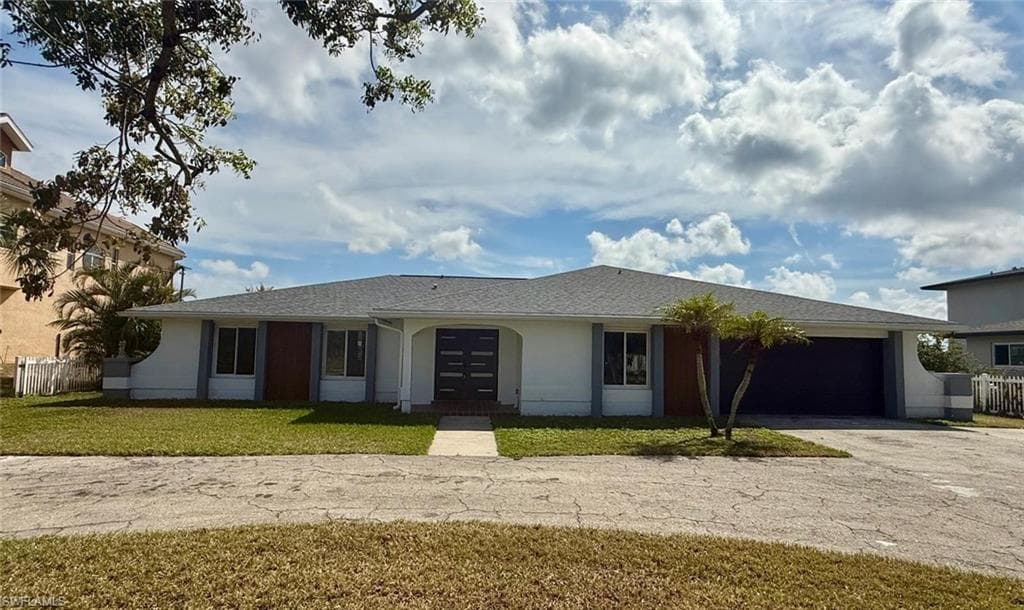 111 North Shore AVE NORTH FORT MYERS, FL 33917