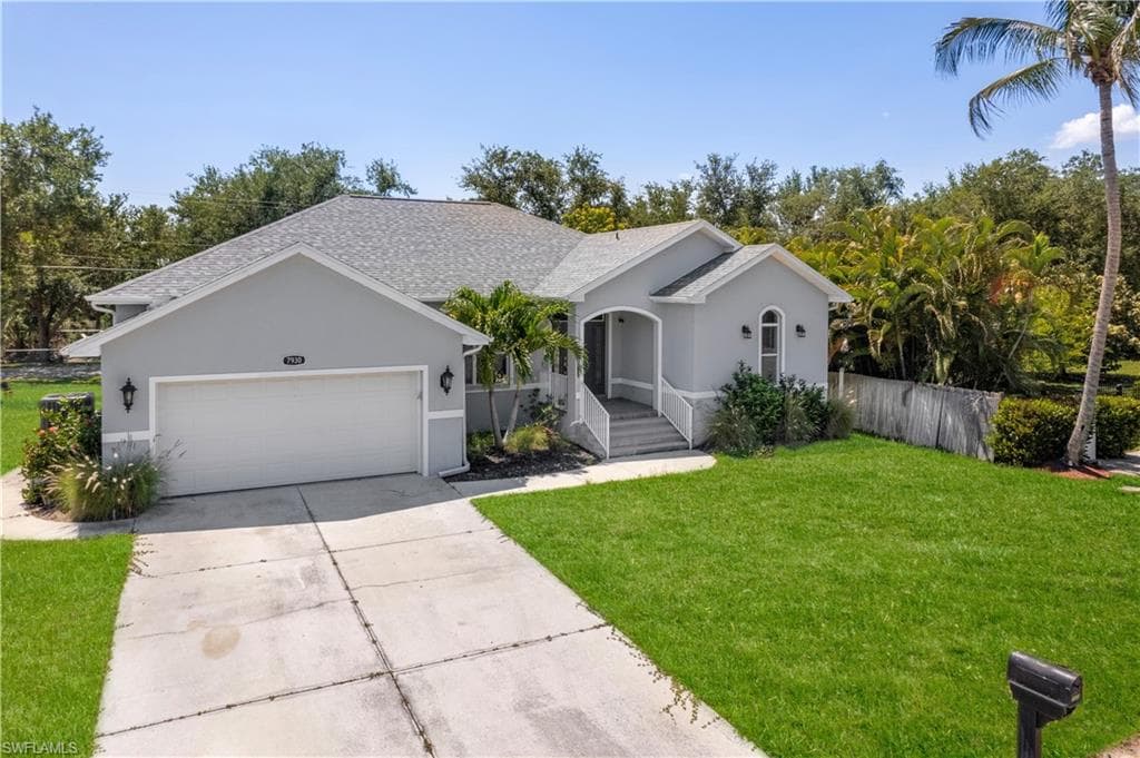 7930 Sandel Wood CIR W FORT MYERS, FL 33908