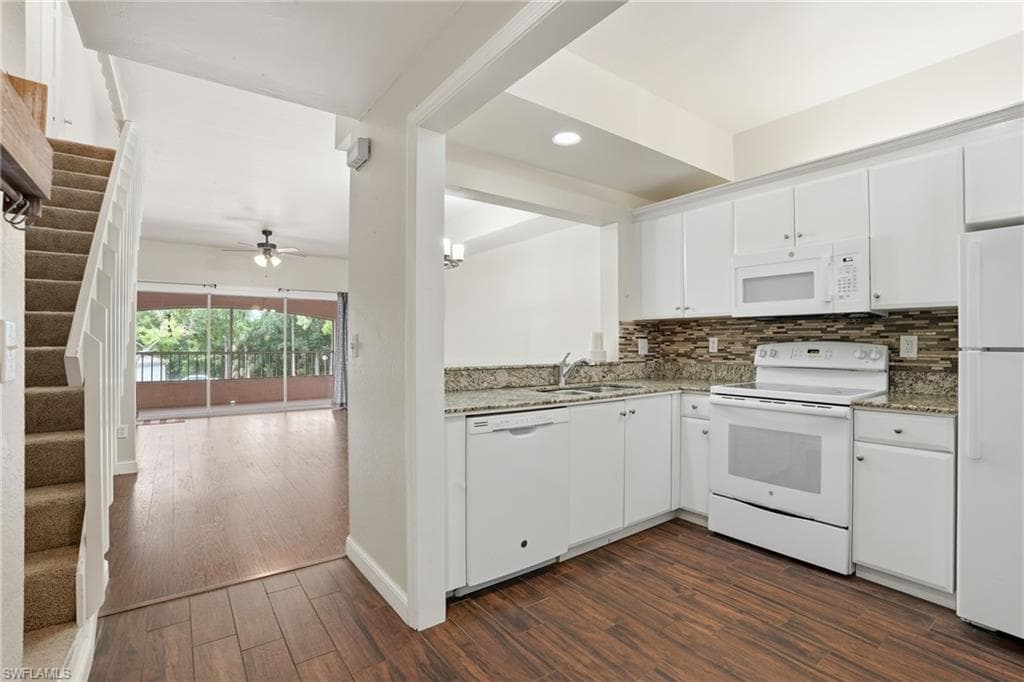 1096 Woodshire LN C202 NAPLES, FL 34105