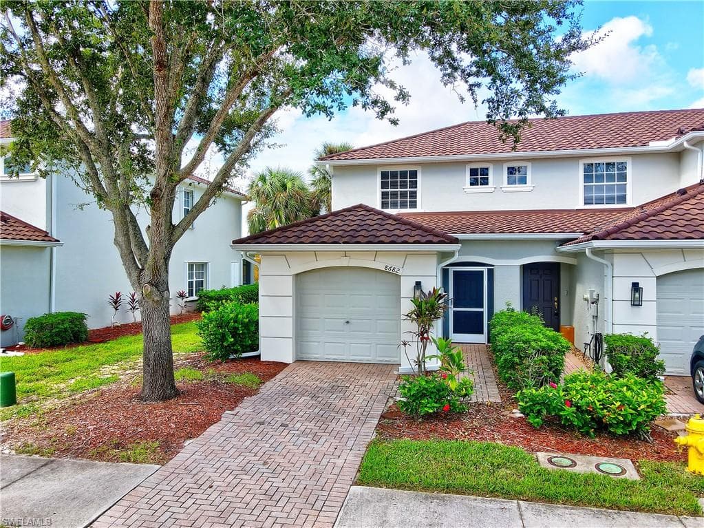 8682 Athena CT LEHIGH ACRES, FL 33971