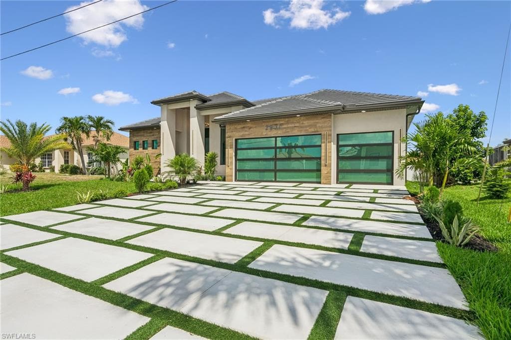 2931 30th ST CAPE CORAL, FL 33914